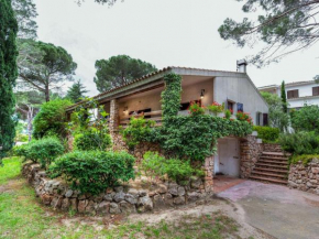 Отель Holiday Home Hermine  Сан Марти Д'эмпуриэс